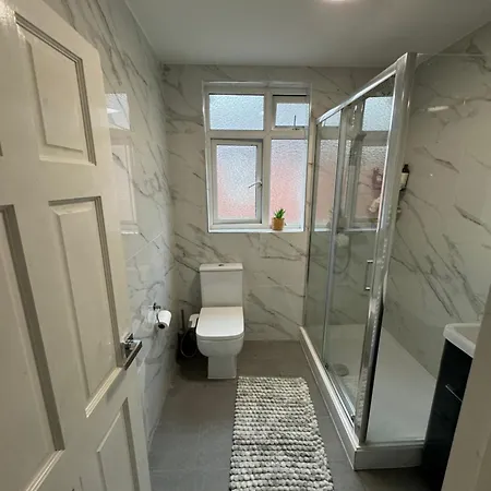 Elegant Estates Humble Abode Room 1 Manchester Exterior photo
